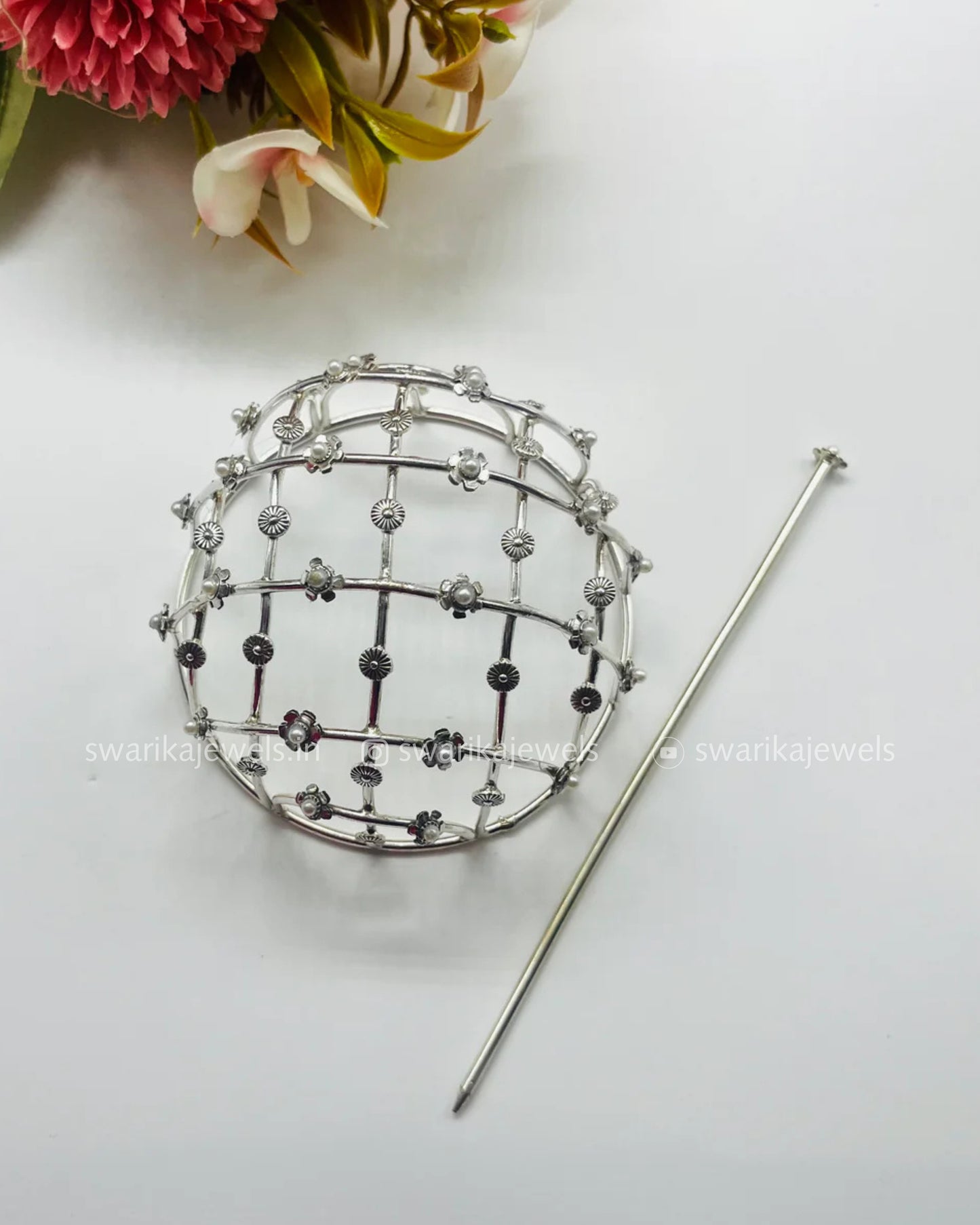 Silver FLOWER Bun (metal)