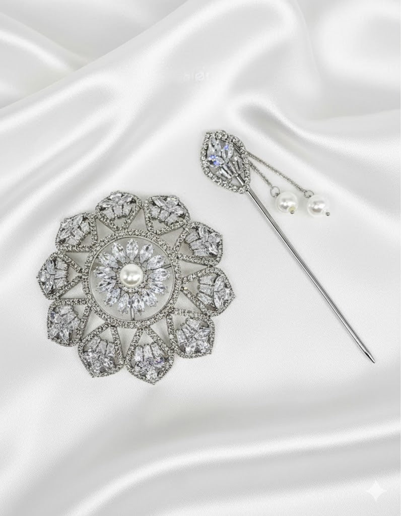 Silver Flower Mini Bun (metal)